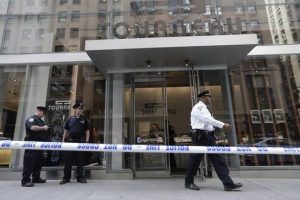 Well Dressed Rolex Thieves Rob NYC Watch Store